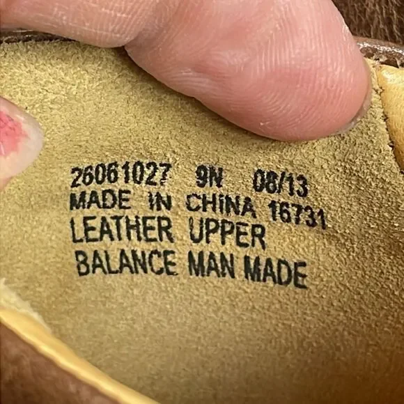 (B) Clarks Brown Leather Textured Slip On Shoes Women's Size 9 - Picture 12 of 13